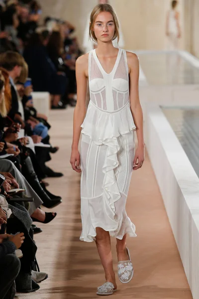 Look 11